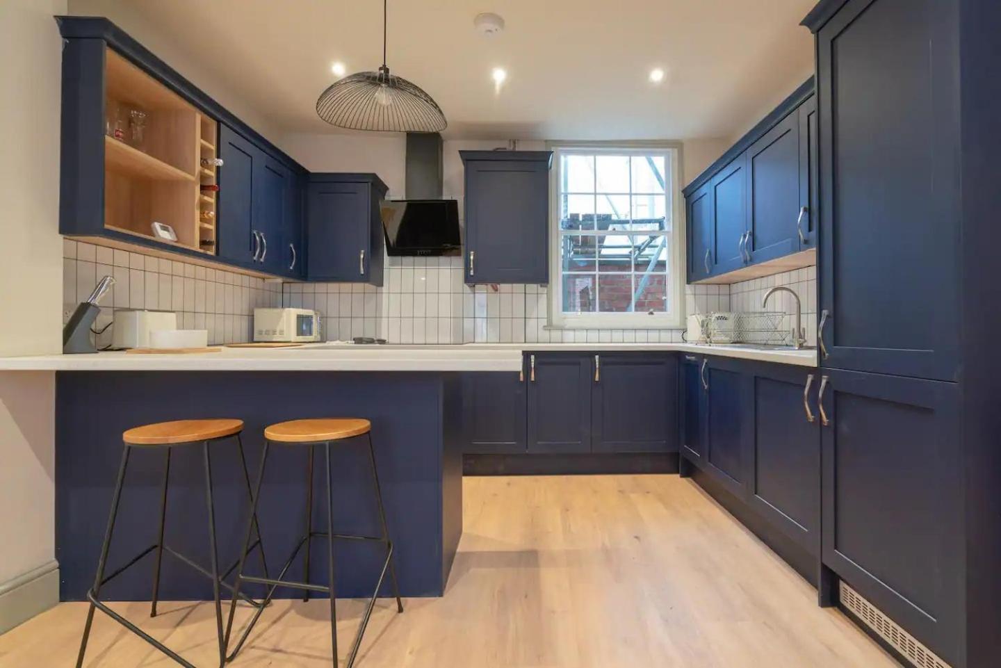 فيلا Pass The Keys Stylish Grade II Listed House كيلتنهام المظهر الخارجي الصورة